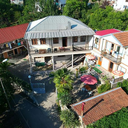 Guest House Nino Makhinjauri Ngoại thất bức ảnh