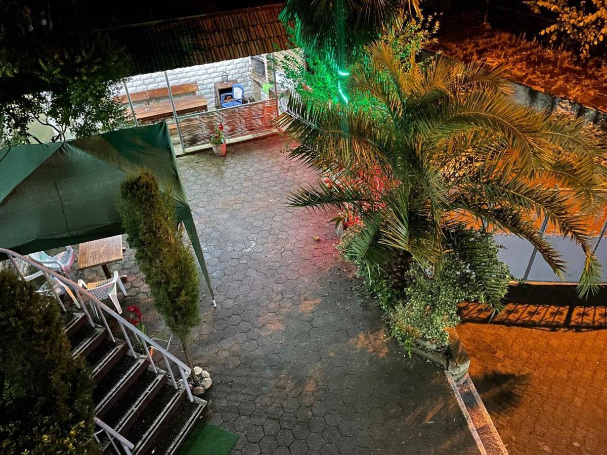 Guest House Nino Makhinjauri Ngoại thất bức ảnh