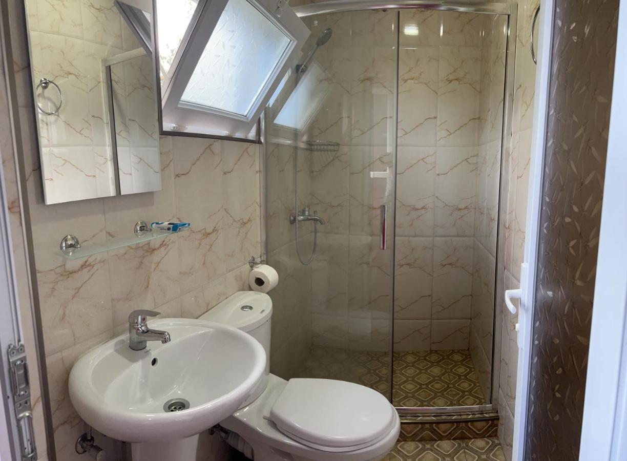 Guest House Nino Makhinjauri Ngoại thất bức ảnh
