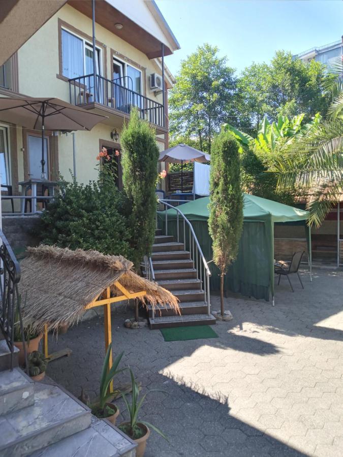Guest House Nino Makhinjauri Ngoại thất bức ảnh