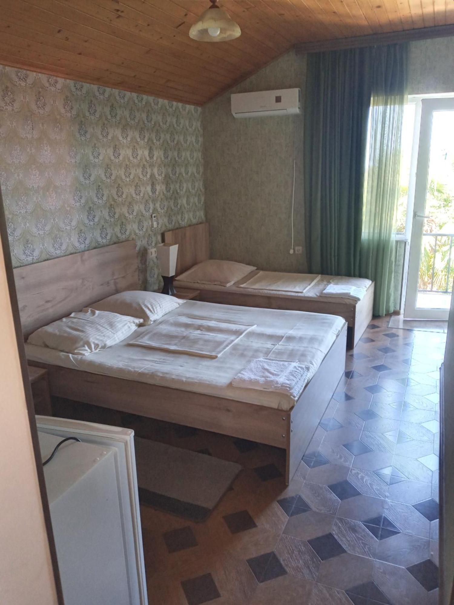 Guest House Nino Makhinjauri Ngoại thất bức ảnh
