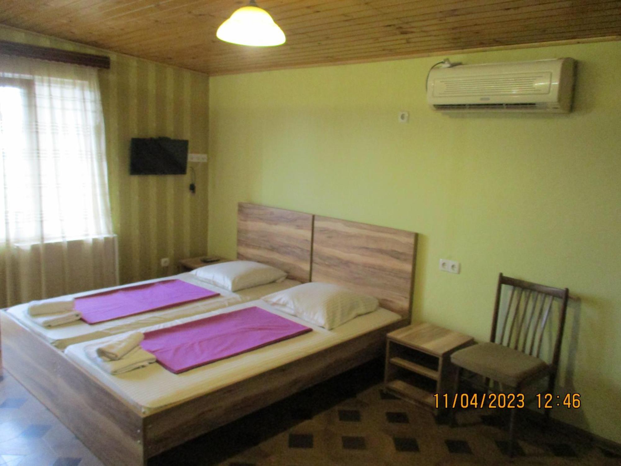 Guest House Nino Makhinjauri Phòng bức ảnh
