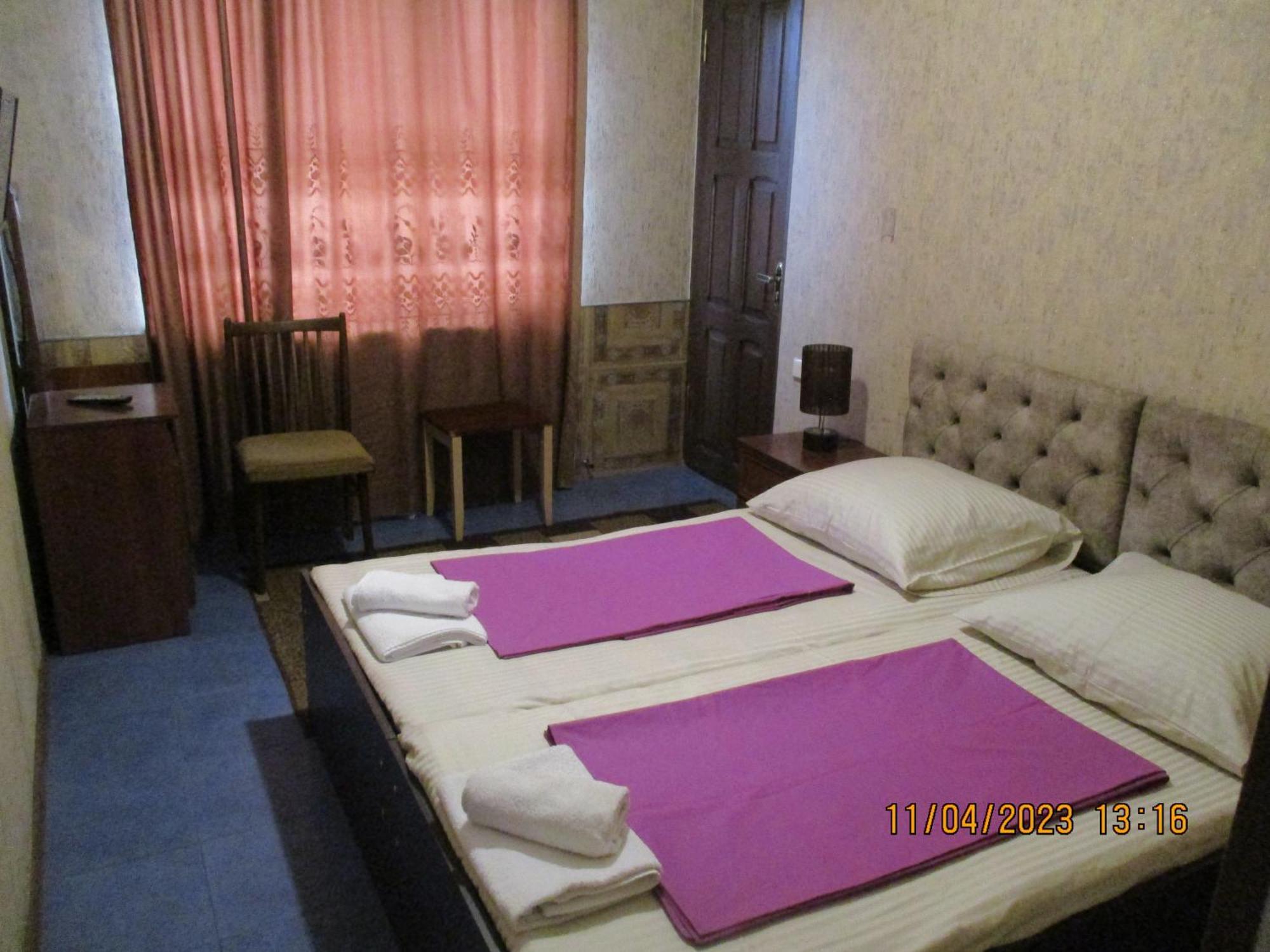 Guest House Nino Makhinjauri Phòng bức ảnh