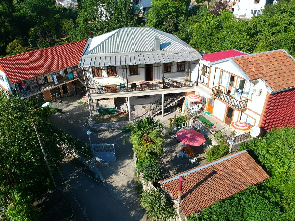Guest House Nino Makhinjauri Ngoại thất bức ảnh